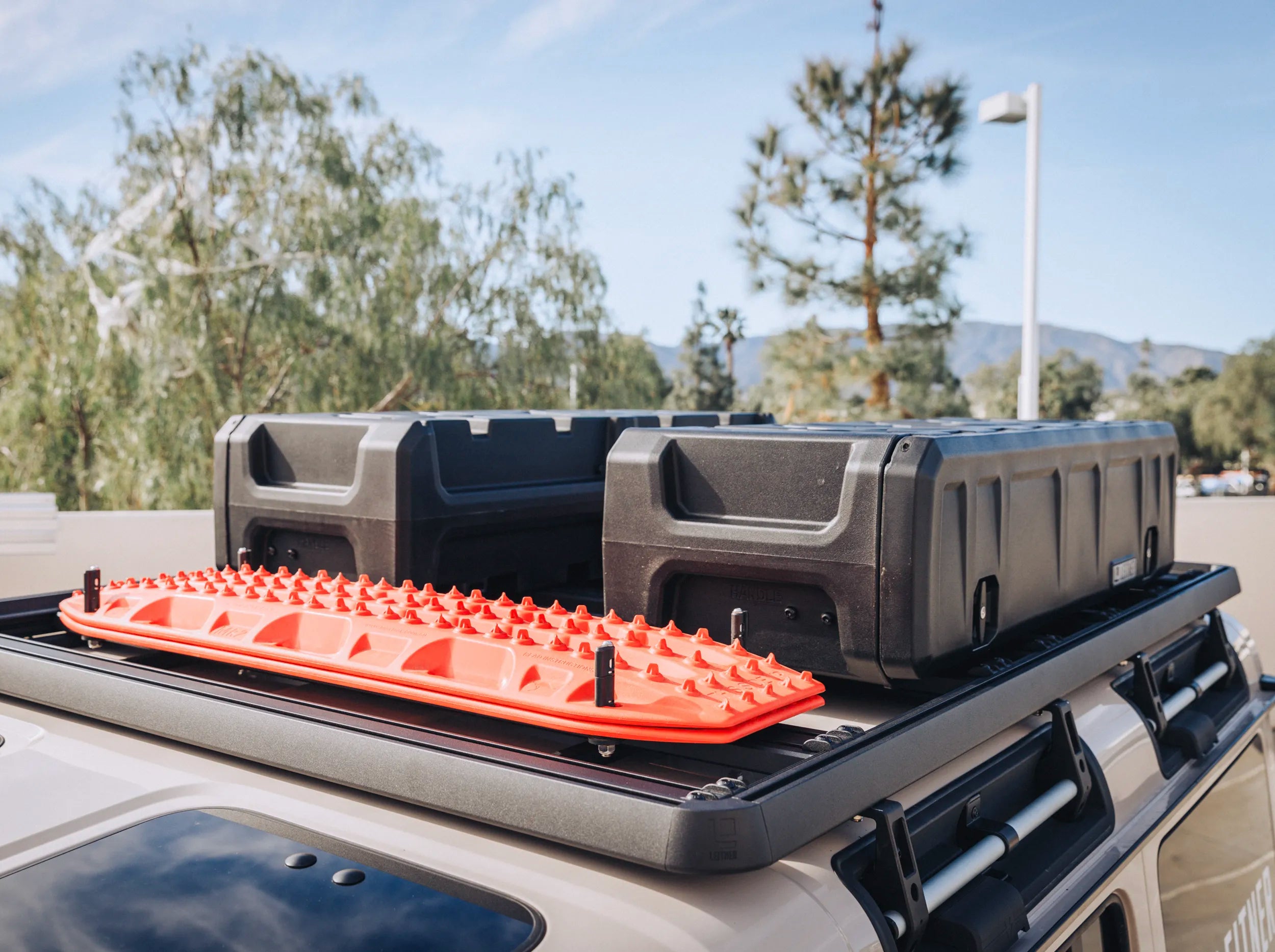 GEARPOD ROOF MOUNTED ON ACS ROOF RACK